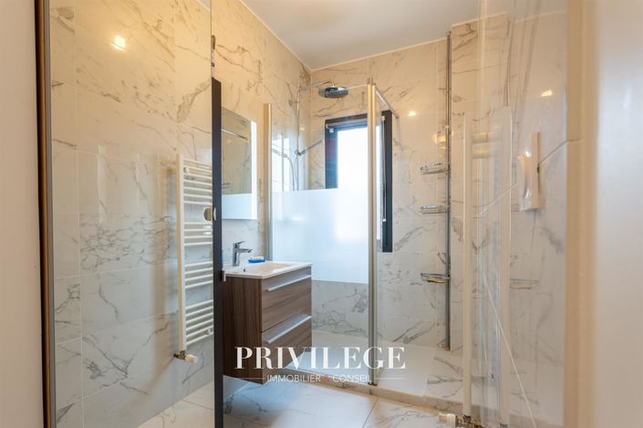 Image No.19-4 Bed House for sale