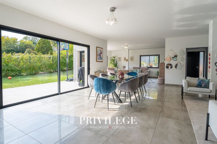 Image No.4-4 Bed House for sale