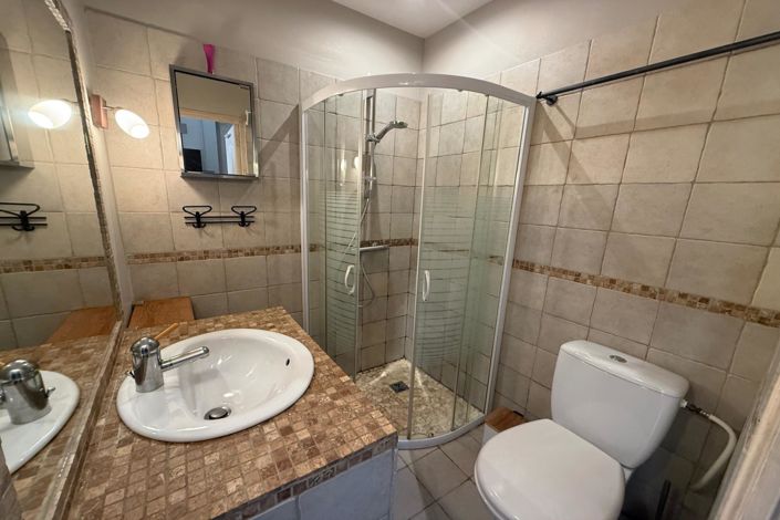 Image No.12-5 Bed House for sale