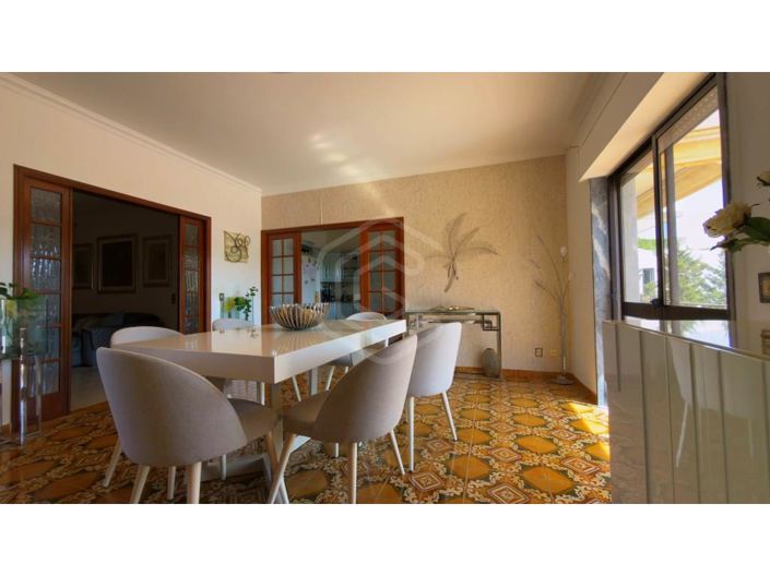 Image No.2-5 Bed House for sale