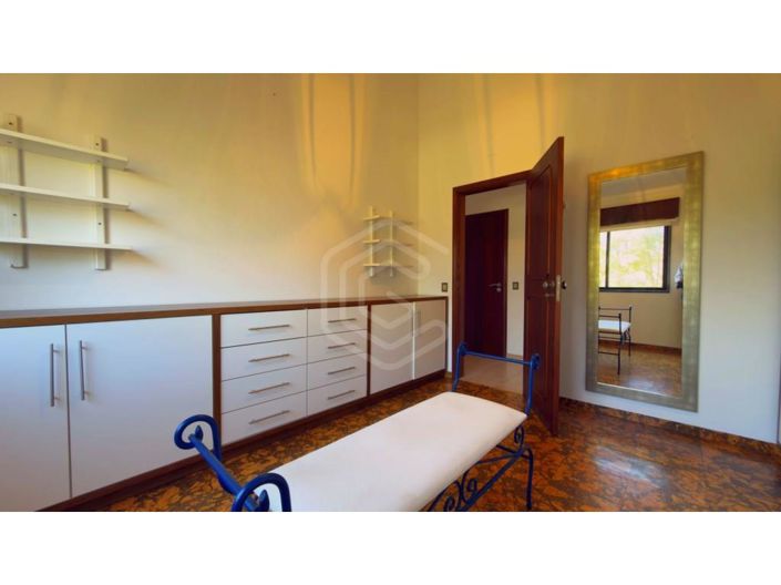 Image No.29-5 Bed House for sale