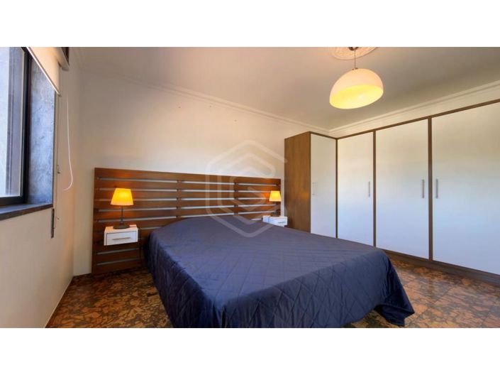 Image No.40-5 Bed House for sale