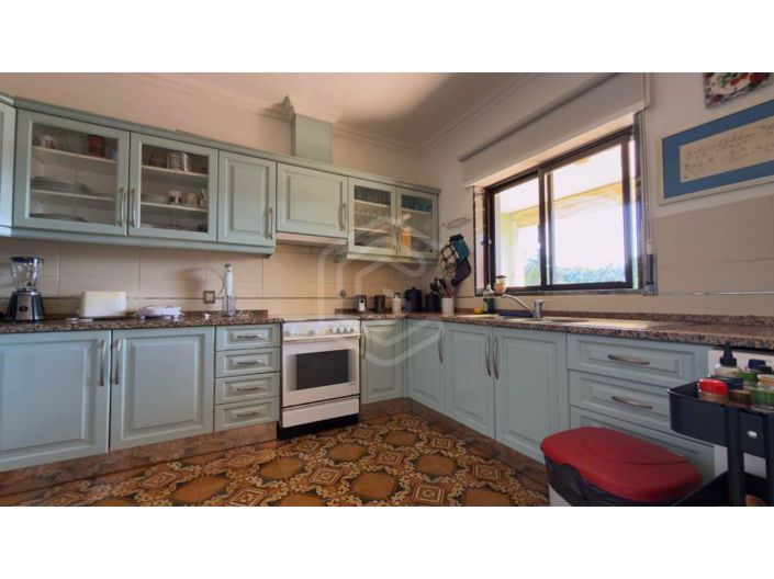 Image No.7-5 Bed House for sale