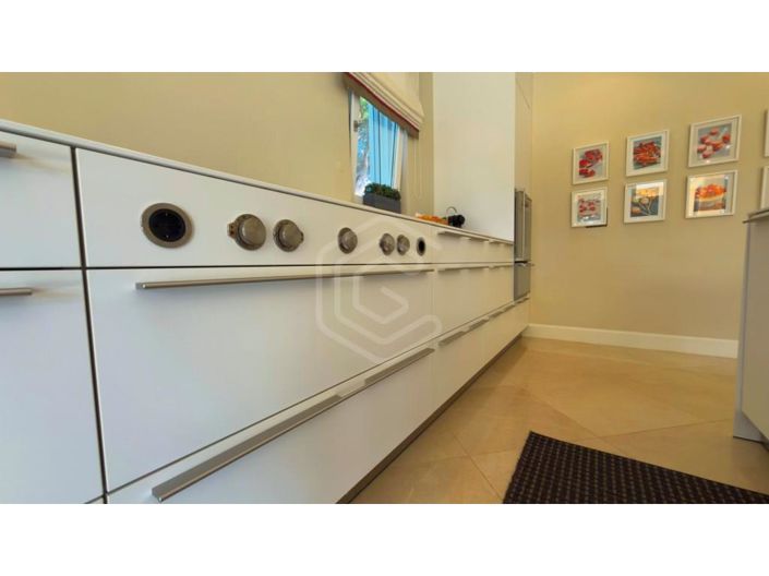 Image No.15-4 Bed House for sale