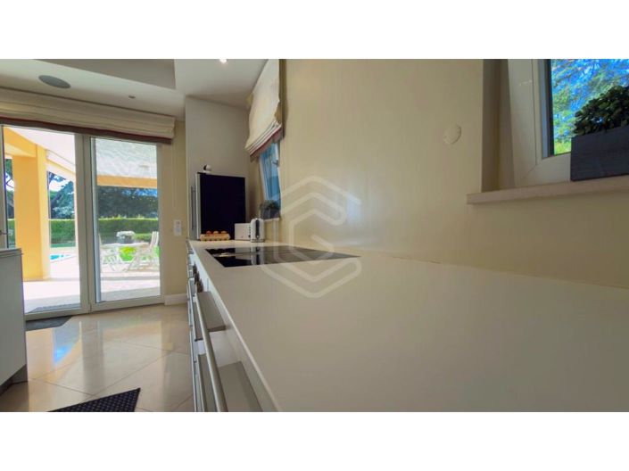 Image No.21-4 Bed House for sale