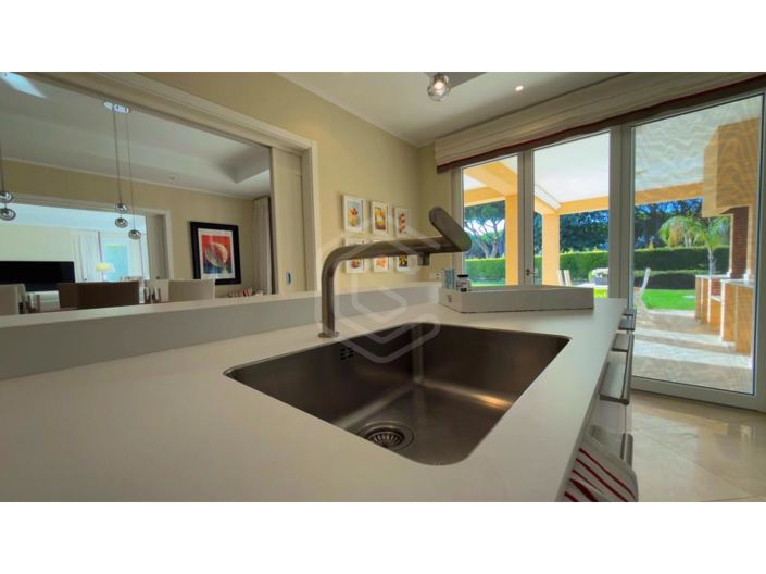 Image No.22-4 Bed House for sale