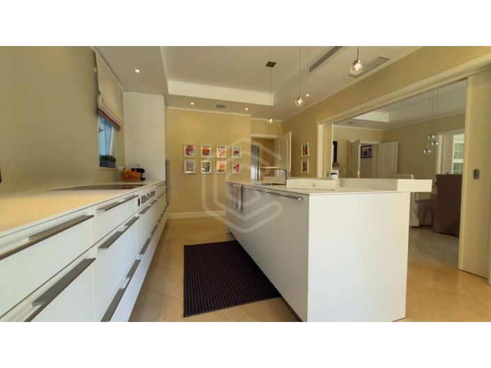 Image No.24-4 Bed House for sale