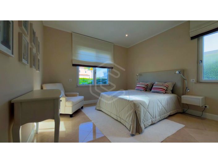 Image No.45-4 Bed House for sale