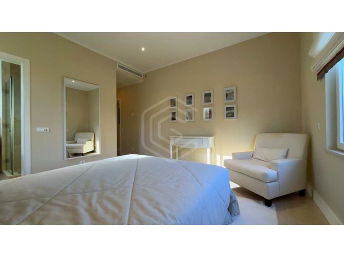 Image No.47-4 Bed House for sale