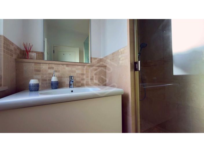 Image No.50-4 Bed House for sale