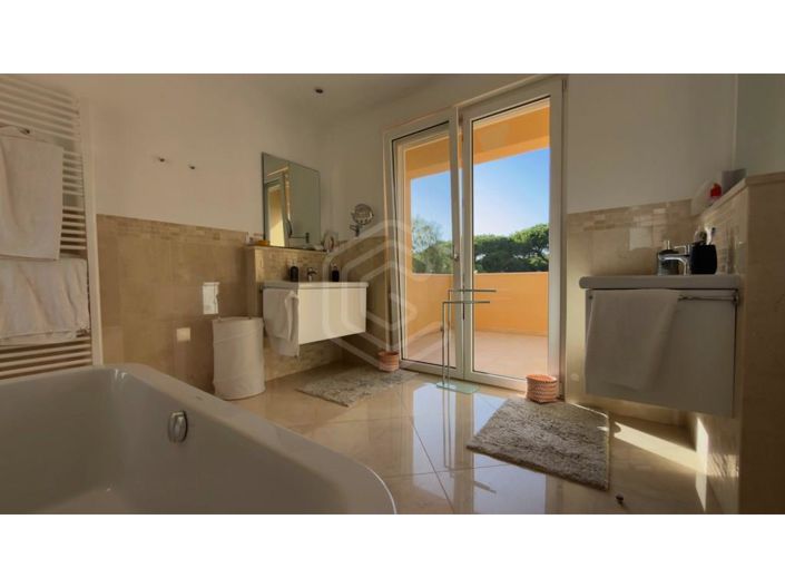 Image No.55-4 Bed House for sale