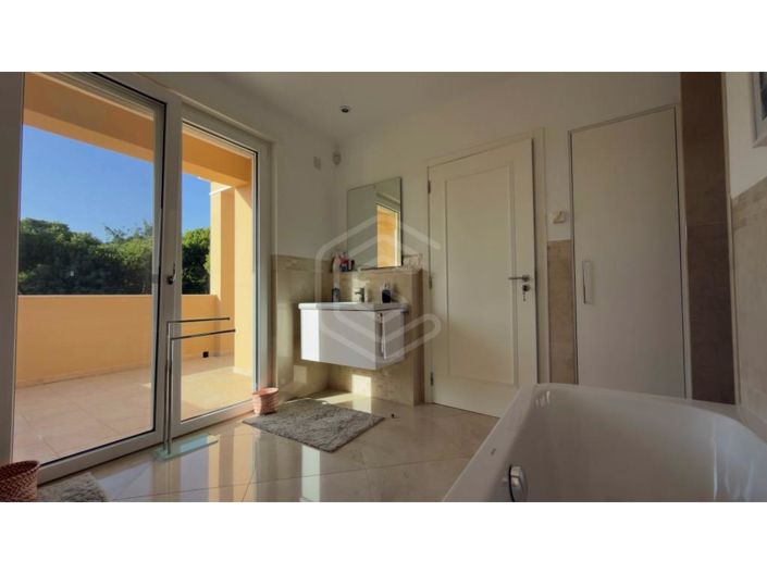 Image No.56-4 Bed House for sale