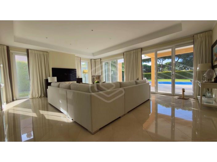 Image No.6-4 Bed House for sale