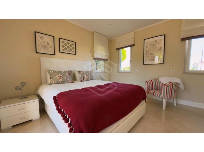 Image No.60-4 Bed House for sale