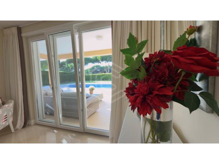 Image No.9-4 Bed House for sale