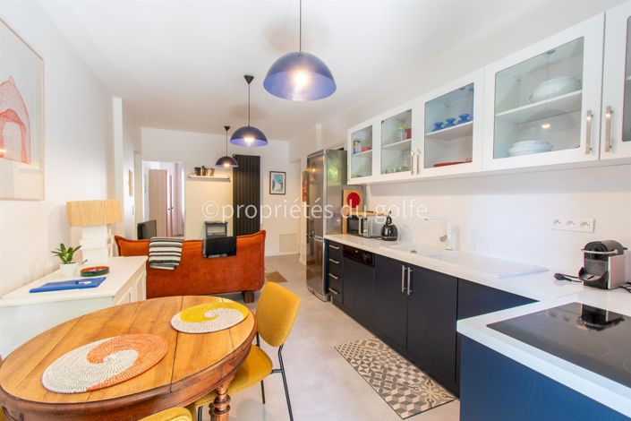 Image No.7-5 Bed House for sale