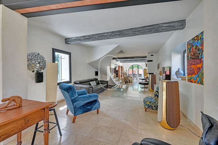 Image No.5-6 Bed House for sale