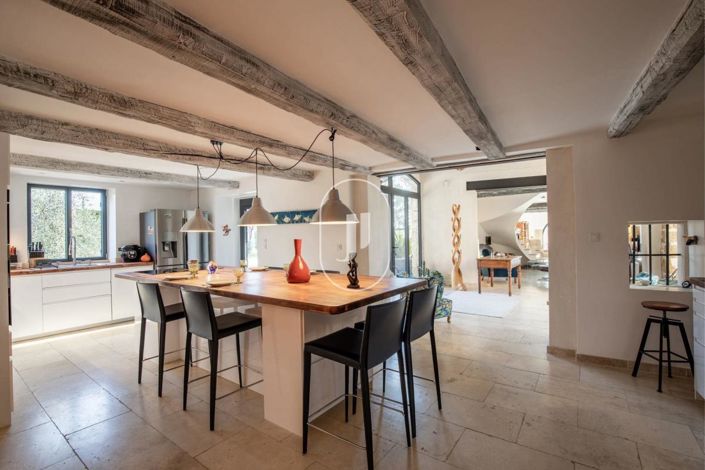 Image No.6-6 Bed House for sale