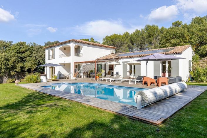 Image No.1-6 Bed House for sale