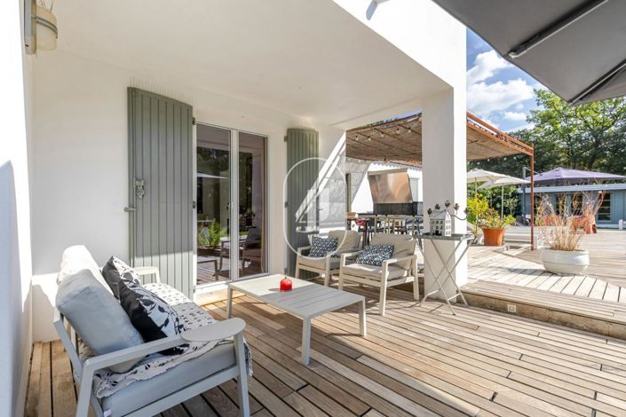 Image No.12-6 Bed House for sale