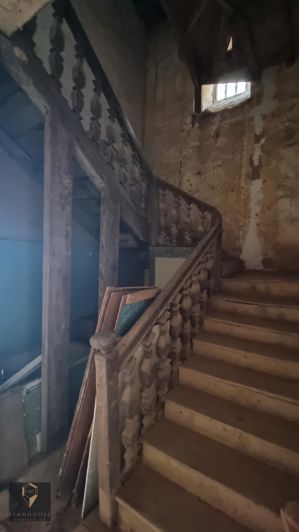 Image No.5-2 Bed House for sale