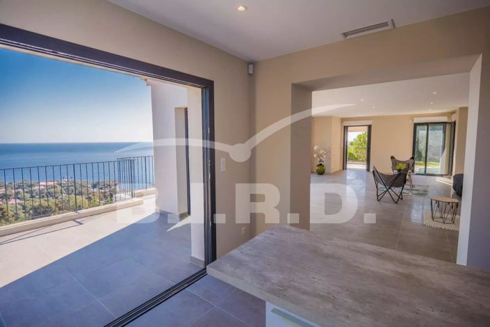 Image No.4-5 Bed House for sale