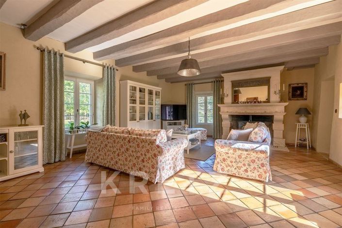 Image No.12-5 Bed House for sale