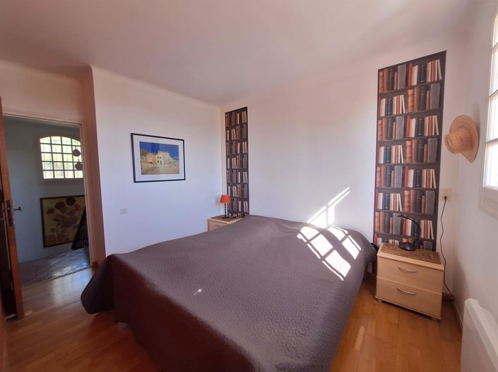 Image No.18-4 Bed House for sale