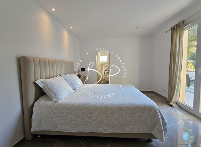 Image No.11-4 Bed House for sale