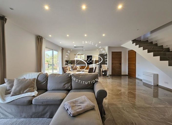 Image No.9-4 Bed House for sale