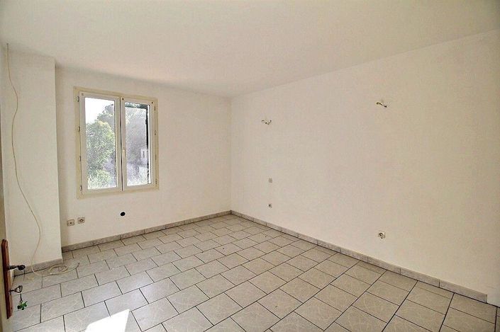 Image No.11-3 Bed House for sale