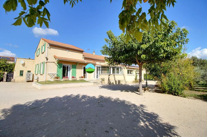 Image No.1-5 Bed House for sale