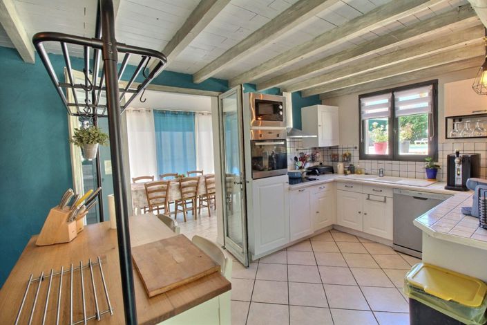 Image No.12-5 Bed House for sale