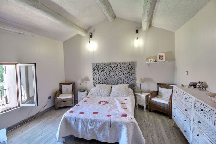 Image No.6-5 Bed House for sale