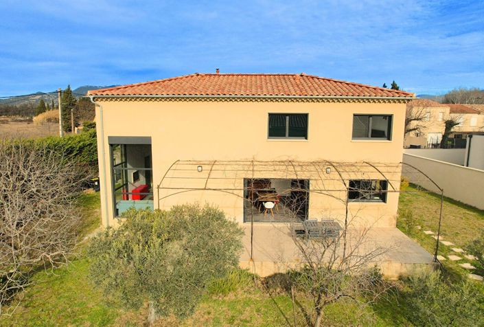 Image No.11-3 Bed House for sale