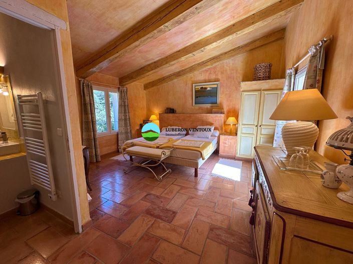 Image No.18-4 Bed House for sale