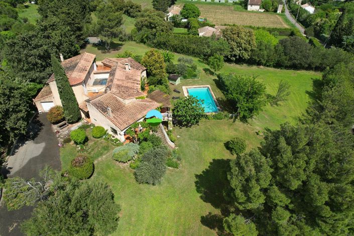 Image No.15-6 Bed House for sale