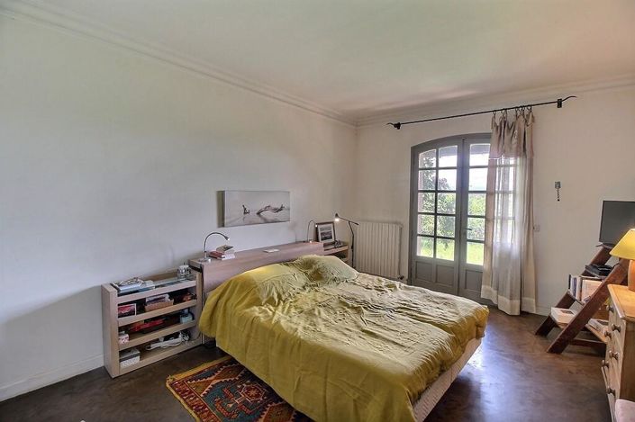 Image No.7-6 Bed House for sale