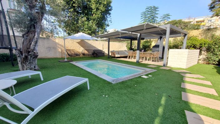 Image No.1-5 Bed House for sale