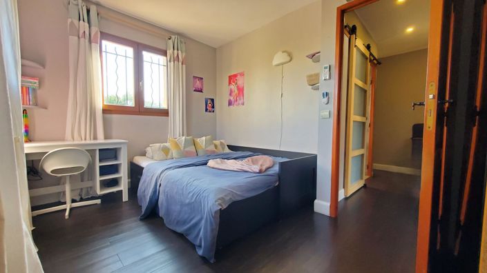 Image No.12-5 Bed House for sale