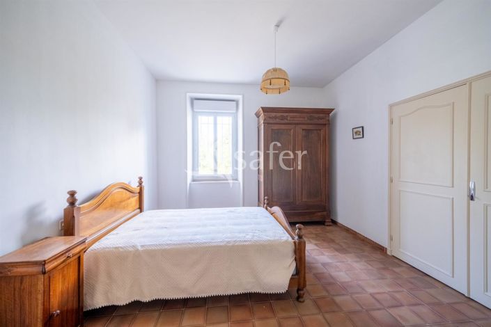 Image No.12-5 Bed House for sale