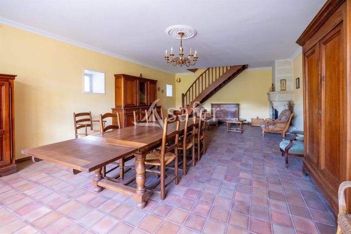 Image No.9-5 Bed House for sale