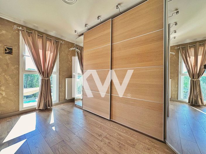 Image No.10-4 Bed House for sale