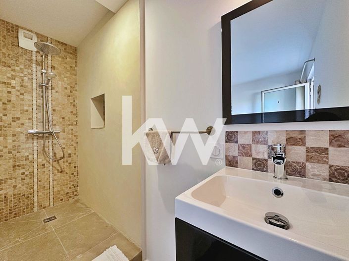 Image No.16-4 Bed House for sale