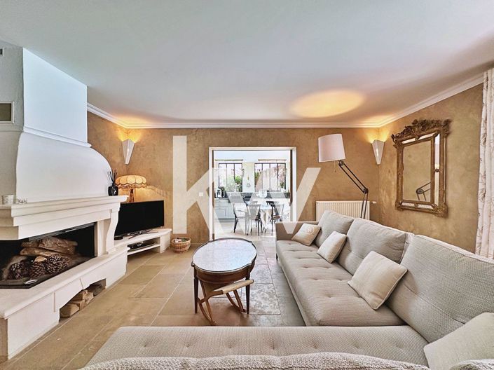 Image No.3-4 Bed House for sale