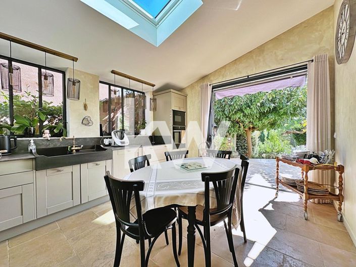 Image No.5-4 Bed House for sale