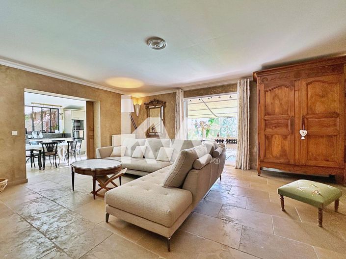 Image No.7-4 Bed House for sale