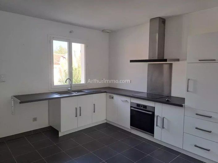 Image No.8-3 Bed House for sale