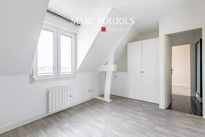 Image No.10-3 Bed Apartment for sale