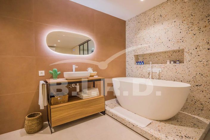 Image No.15-4 Bed House for sale